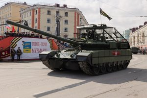 „Įspūdingas popieriuje, prastas praktikoje“: rusų tanką sukritikavo pačios Rusijos tankistas