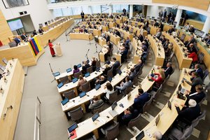 Seimas svarstys siūlymą naikinti desovietizacijos komisiją