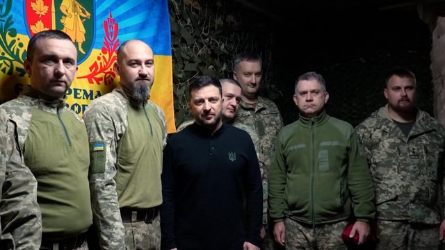 V. Zelenskio dėmesys kariaujantiems: domėjosi padėtimi sektoriuje, priešo veiklą ir nuostolius