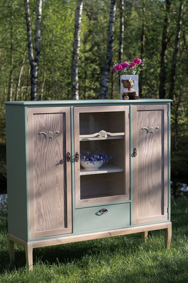 Dizainerė dalinasi patarimais, į ką svarbiausia atkreipti dėmesį atnaujinant senus baldus. Balintas lakas, spalvos kodas