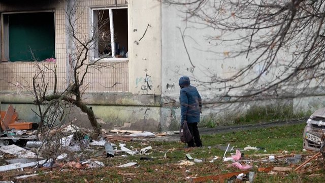 Dronų ir raketų ataką patyrė kone kiekvienas Kyjivo rajonas: rusai taikėsi į kritinius objektus
