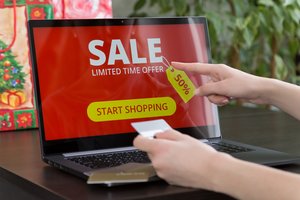 Pigūs pasiūlymai gali kainuoti brangiai: kaip atpažinti netikras e. parduotuves?