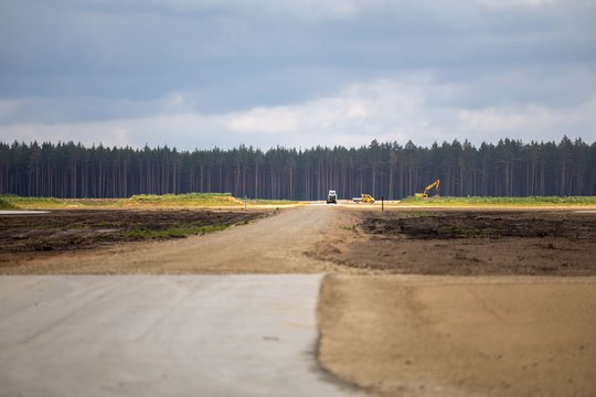 „Fegdos grupės“ vadovas: institucijos vilkina leidimo taisyti kelią į Rūdninkus išdavimą