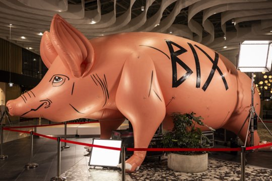 Filmas apie BIX leidžiasi į kelią – nuo Niujorko dangoraižių iki sielos skausmo bedugnių