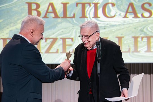 Tarp Baltijos asamblėjos premijos laureatų – poetas Tomas Venclova