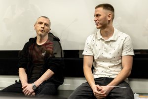 Prokuratūra siūlo įkalinti Lietuvos partizanų vado Adolfo Ramanausko-Vanago paminklo išniekinimu kaltinamus tris Talino gyventojus