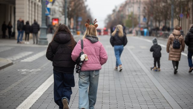 Oras vis labiau subjurs ir vės: numatomas lietus ir šlapdriba