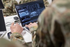 JAV ir Latvijos tyrimai: poligonai skatina ekonomikos augimą ir kuria darbo vietas