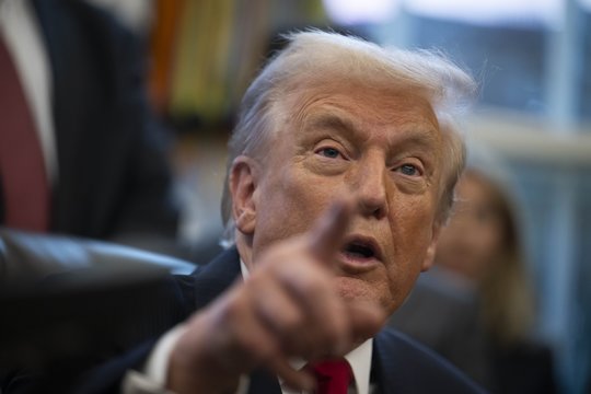 D. Trumpas teigia, kad britų transliuotojui BBC kels iki 5 mlrd. dolerių dydžio ieškinį