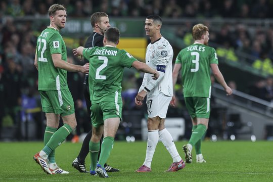  Raudoną kortelę už smūgį airiui į nugarą gavusį C. Ronaldo bandoma gelbėti: jau sugalvotas planas