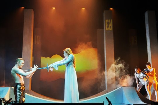 Muštynės Klaipėdos dramos teatre: E. Stancikas prisiminė ankstesnį su A. Areima susijusį konfliktą