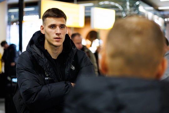 Lietuvos futbolininkai pasiekė Amsterdamą – iškart nuvyko treniruotis