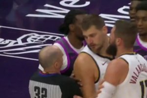 J. Valančiūnas įsivėlė į konfliktą su varžovu – situaciją ir „Nuggets“ gelbėjo N. Jokičius