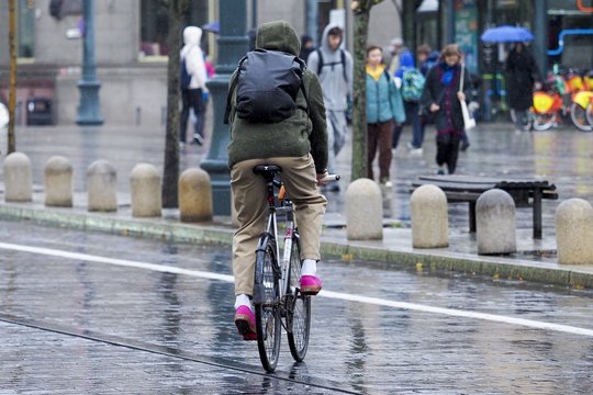 Grūdinimasis šaltuoju metų laiku: kaip tai daryti saugiai?