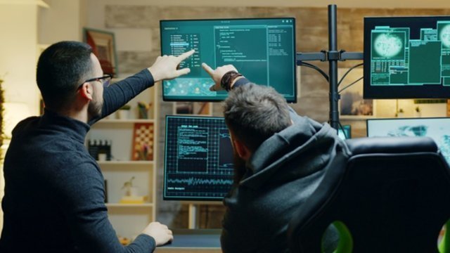 Lietuva stiprina kritinį sektorių – steigiami kibernetinio saugumo centrai: įvardijo, ką atliks