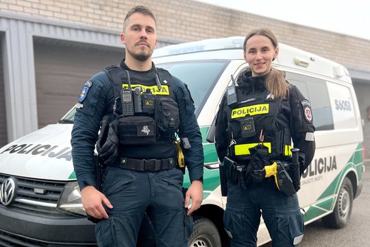 Radviliškio pakraštyje į klampynės spąstus patekusį vyrą gelbėjo policininkai