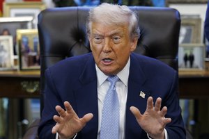 D. Trumpas pareiškė kalbėsiantis su N. Maduro ir neprieštaraujantis, kad JAV smogtų Meksikai