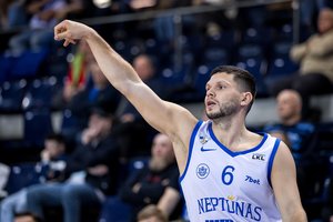 26 taškus įmetęs R. Lomažas „Neptūno“ negelbėjo – Europos taurėje Klaipėdoje karaliavo „Aris“