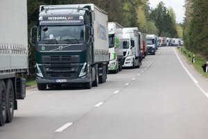 Vairuotojas iš užsienio pamokė didžiulę kompaniją: išsireikalavo tūkstančius