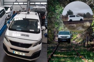 Neįprasta inovacija: mikroautobusai, kurie važiuoja ir traukinio bėgiais