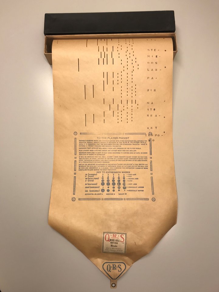 Lietuviški ritinėliai pianolai.