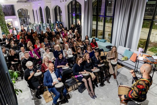 „WoW University“ švenčia 6-ąjį gimtadienį: bendruomenės jėga, lyderių mintys ir darbai, keičiantys žmonių gyvenimus