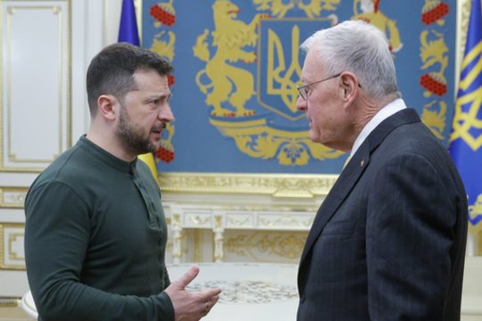 Dar viena nemaloni žinia Ukrainai: praras pagrindinį savo interesų gynėją D. Trumpo komandoje