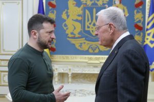 Dar viena nemaloni žinia Ukrainai: praras pagrindinį savo interesų gynėją D. Trumpo komandoje