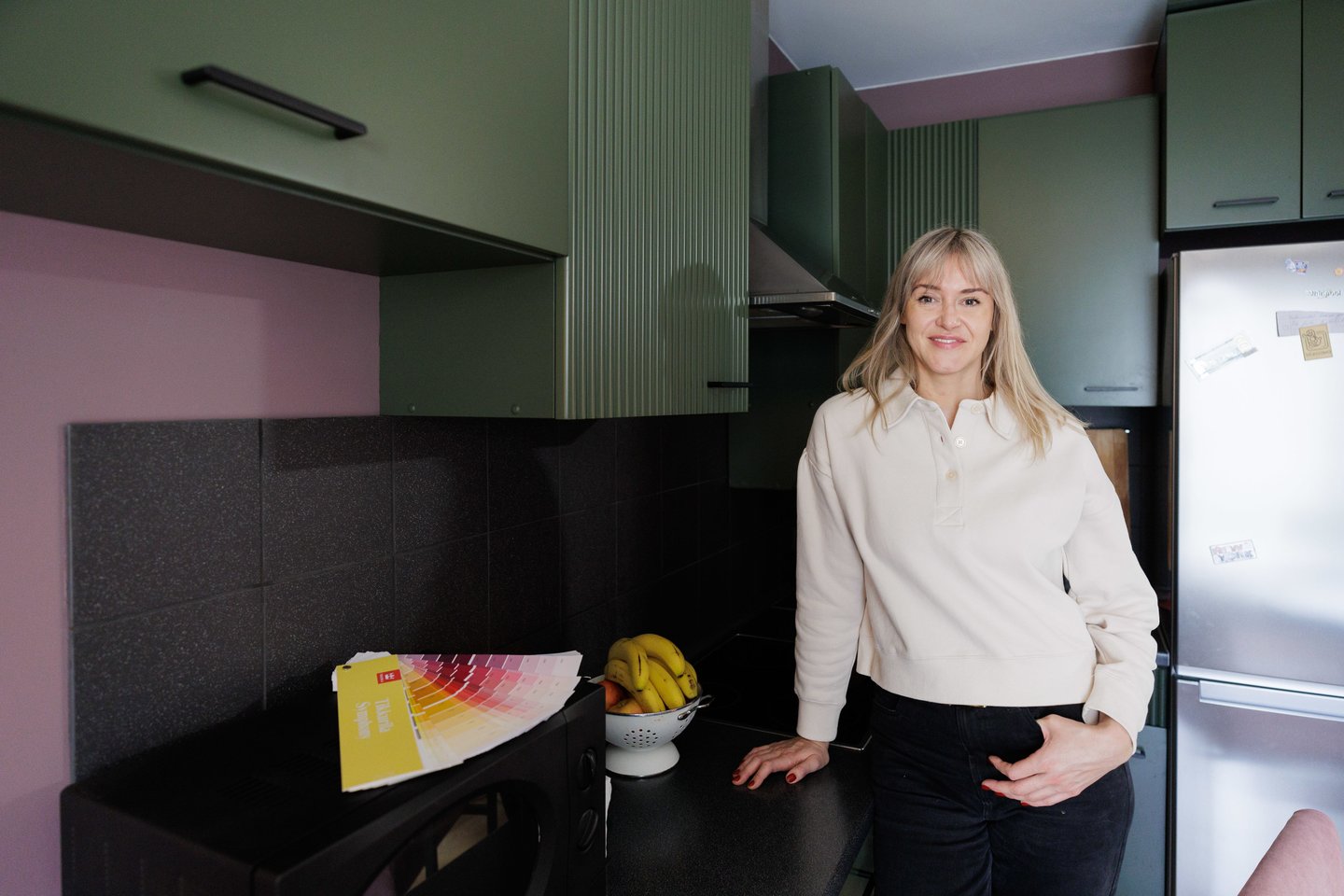 Vilnietė Vainora Blaškevičiūtė savo Instagram paskyroje „Senas_stalas“ dalinasi projektais – nuo senų baldų atnaujinimo iki visos erdvės transformacijos.<br>V. Skaraičio nuotr.