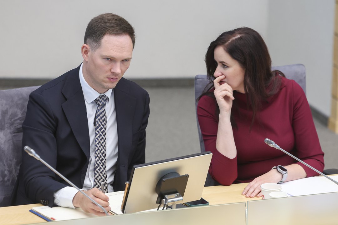 Finansų ministras paaiškino ryšius su rusų oligarchų valdomu prekybos tinklu