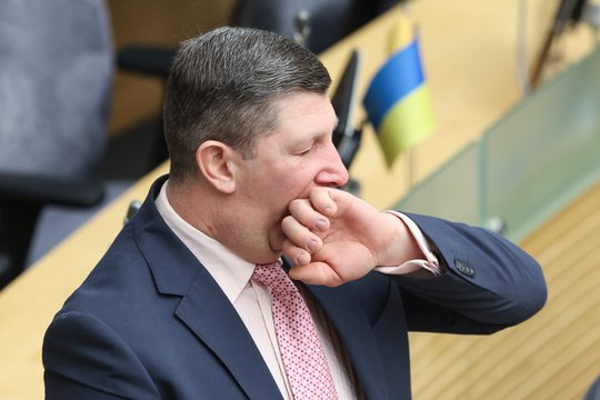 Seime nuo atsakomybės išsukus A. Nedzinską – audringa reakcija socialiniuose tinkluose