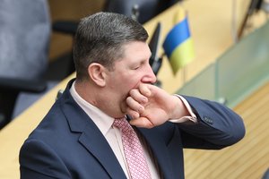 Seime nuo atsakomybės išsukus A. Nedzinską – audringa reakcija socialiniuose tinkluose