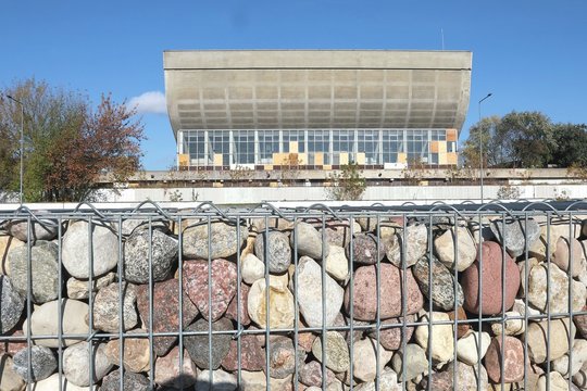 Tvora už 92 tūkst. eurų, projektas už kelis milijonus ir visiškas chaosas: kas vėl vyksta Sporto rūmuose?