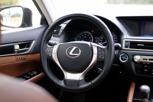 Vilniuje vagių grobiu tapo automobilis „Lexus RX450“ – žala siekia 44 000 eurų