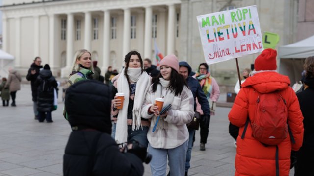 Vaizdai iš kultūros bendruomenės protesto: nusidriekė tūkstantinė minia