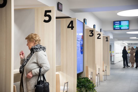 Duris atvėrė atnaujinta Antakalnio poliklinikos registratūra: štai ką išvys pas gydytoją atvykę vilniečiai