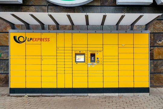 Juodasis penktadienis traukia ir sukčius: atakuoja žinutėmis apie neva laukiančias siuntas