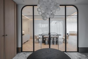 Namai, kuriuose gera gyventi, o ne tik žiūrėti: šiuolaikiškas interjeras be dirbtinės prabangos