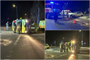 Vilniuje po susidūrimo su „Audi“ apvirto greitosios automobilis – į ligoninę vežta sunki ligonė mirė