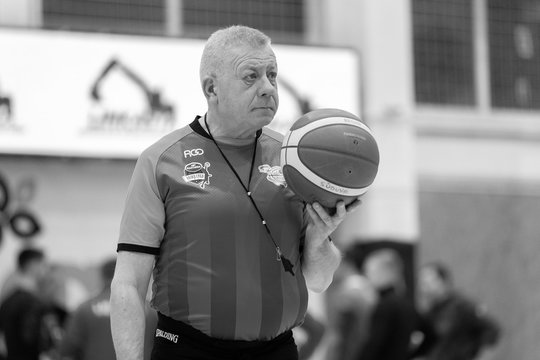 Skaudi netektis – mirė ilgametis LKL krepšinio teisėjas