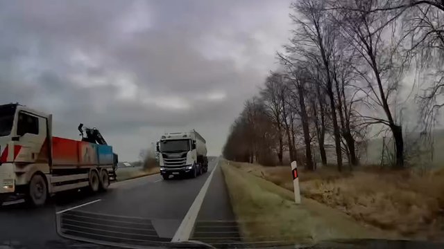Užfiksavo kraupų vaizdą kelyje: vos spėjo išvengti baisios nelaimės