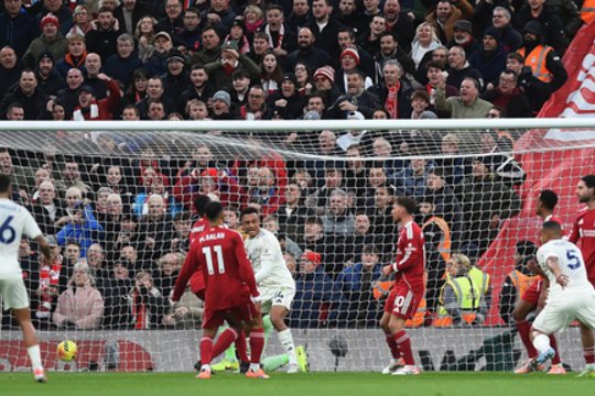 „Liverpool“ krizėje – beviltiškai pralaimėjo ir autsaideriui „Nottingham Forest“