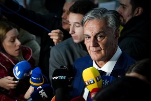 Bosnijos ir Hercegovinos serbai balsuoja pirmalaikiuose rinkimuose