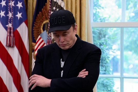 Skelbia apie tyliai nutrauktą DOGE veiklą: E. Musko vadovautas departamentas nebeegzistuoja