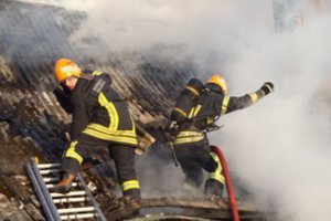 Savaitgalį ugniagesiams teko gesinti 68 gaisrus – viename iš jų žuvo žmogus