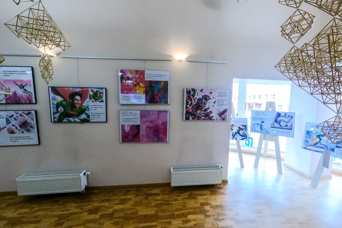 Tomas Lagūnavičius šiuo metu yra numeris vienas pasaulyje pagal muziejuose ir viešose galerijose paveikslų skaičių – iš viso 5 522 kūriniai.