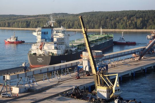 Alternatyvų ieškantys ūkininkai žvalgosi į Rygos uostą: Lietuvos geležinkeliai kasa sau duobę