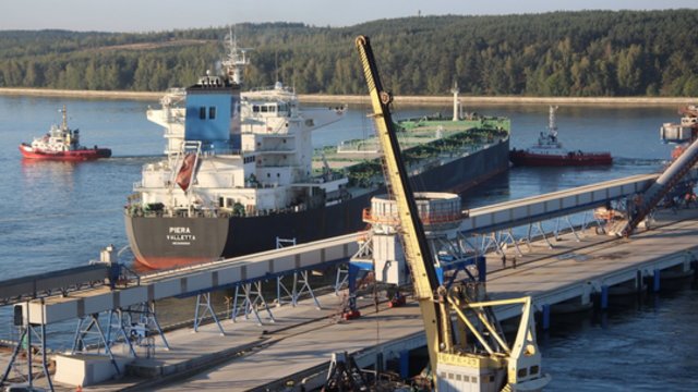 Alternatyvų ieškantys ūkininkai žvalgosi į Rygos uostą: Lietuvos geležinkeliai kasa sau duobę