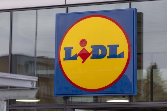 „Lidl“ parduotuvėse – išskirtiniai Juodosios savaitės pasiūlymai: prekės kasdienai, šventėms ir dovanoms – dar pigiau