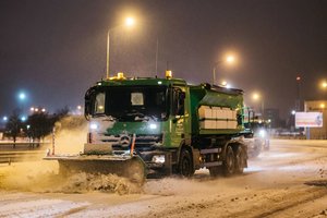 Kelininkai ruošiasi neeilinei sniego dozei: jau pluša gatvėse